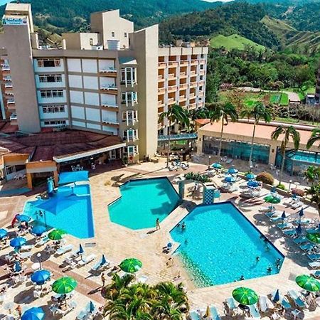 Flats Termais Em Condominio Apart Hotel De Aguas Termais غرافاتال المظهر الخارجي الصورة